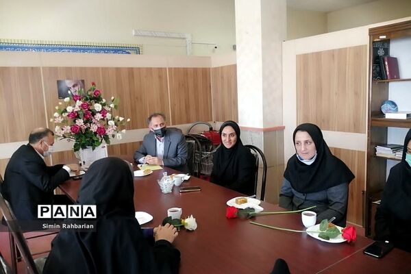 مراسم تقدیر از بانوان آموزش و پرورش به مناسبت روز زن در پردیس