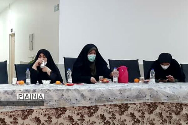 تقدیر از بانوان شاغل اداری آموزش و پرورش رودهن
