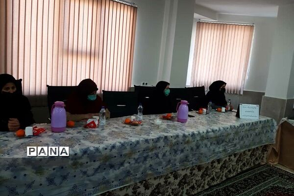 تقدیر از بانوان شاغل اداری آموزش و پرورش رودهن