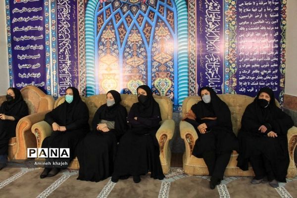 تجلیل از بانوان شاغل در اداره آموزش و پرورش شهرستان بوشهر