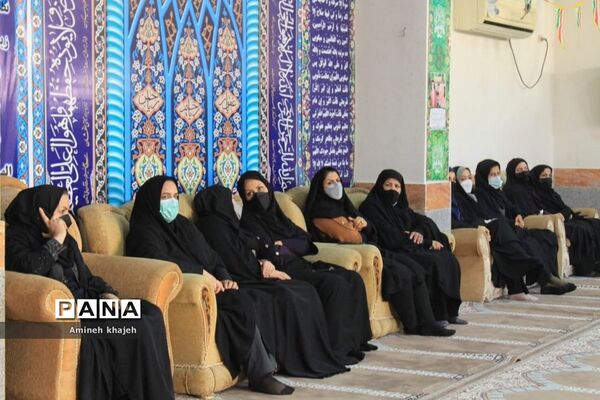 تجلیل از بانوان شاغل در اداره آموزش و پرورش شهرستان بوشهر