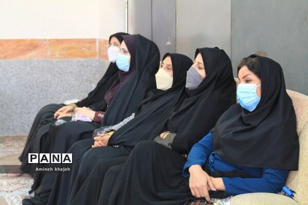 تجلیل از بانوان شاغل در اداره آموزش و پرورش شهرستان بوشهر