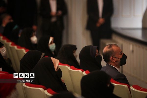 مراسم بزرگداشت روز زن در تالار وحدت