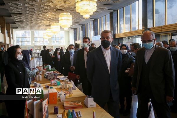 مراسم بزرگداشت روز زن در تالار وحدت