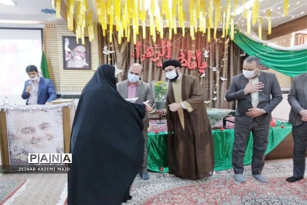 جشن میلاد حضرت زهرا(س) و گرامیداشت مقام مادر در هنرستان صباری