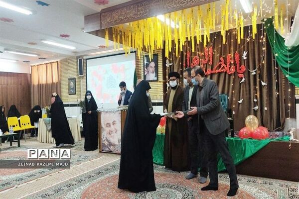 جشن میلاد حضرت زهرا(س) و گرامیداشت مقام مادر در هنرستان صباری