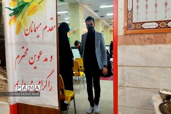 جشن میلاد حضرت زهرا(س) و گرامیداشت مقام مادر در هنرستان صباری