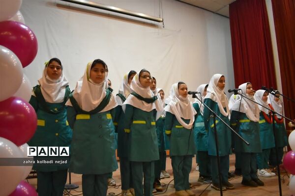 جشن ولادت حضرت زهرا و تقدیر از بانوان فرهنگی در گلوگاه