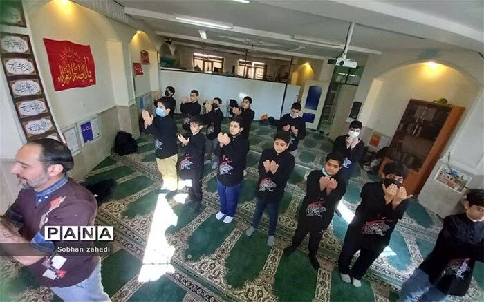 نماز جماعت در مدارس عامل پیوند نماز و دانش‌آموز است
