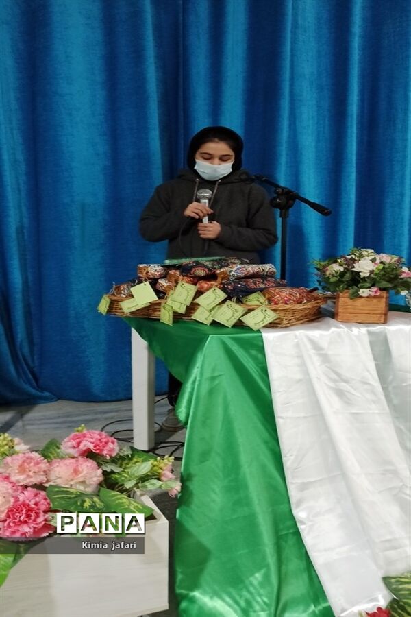 برگزاری جشن‌ فاطمی در دبیرستان شاهد مطهره