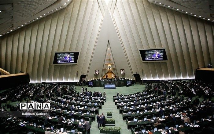 مهلت اجرای قانون اساسنامه شرکت ملی پست تمدید شد