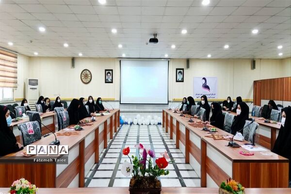آیین تجلیل از بانوان ستادی آموزش و پرورش ناحیه 2 اهواز