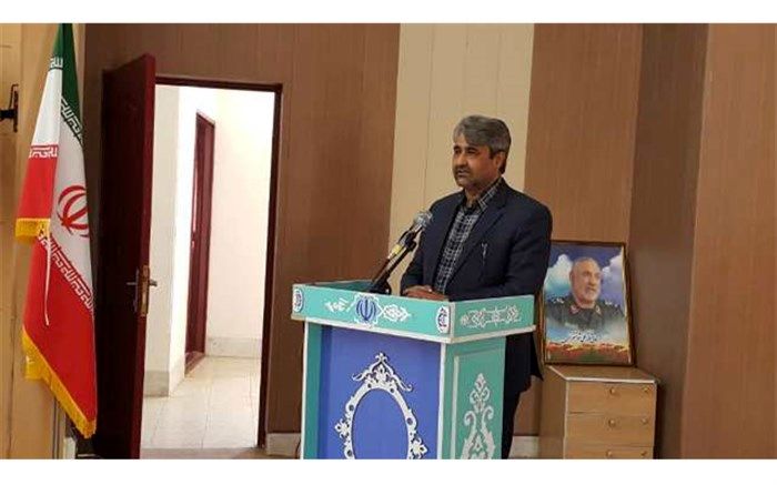 ما درگیر یک زندگی مدرسه‌ای شده‌ایم تا مدرسه زندگی