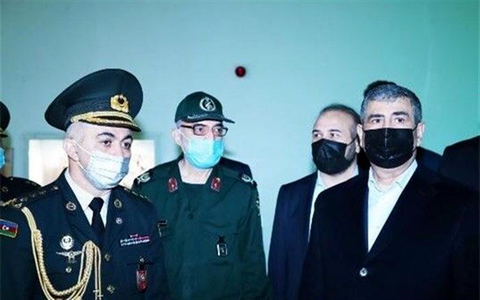 بازدید وزیر دفاع جمهوری آذربایجان از موزه ملی انقلاب اسلامی و دفاع مقدس