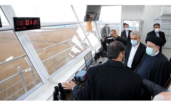 بازدید رئیس جمهوری از مرکز کنترل ترافیک دریایی بندر کاسپین