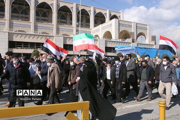 راهپیمایی  نمازگزاران تهرانی در حمایت از مردم مظلوم یمن