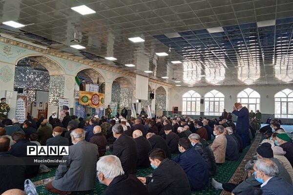 برپایی نماز جمعه کاشمر در جوار امامزاده سید حمزه (ع)