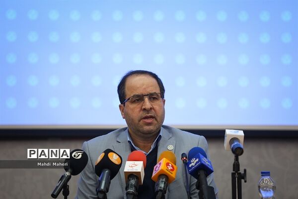 نشست خبری رئیس دانشگاه تهران