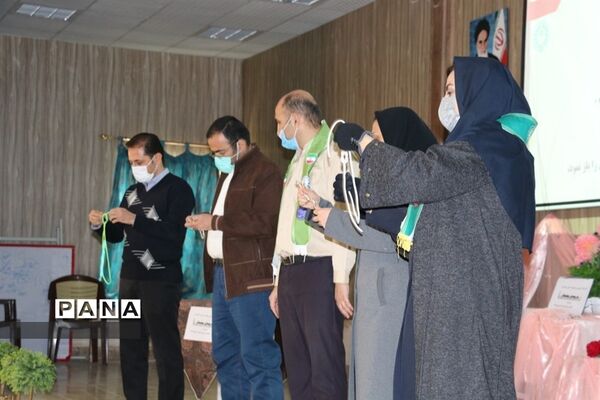 برگزاری کارگاه آموزشی مربیان پیشتاز سازمان دانش‌آموزی ناحیه۶ مشهد