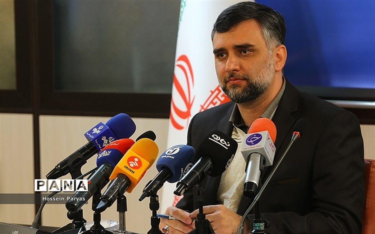 علی رمضانی: استقبال مردم از نمایشگاه ما را به‌کار دلگرم‌تر کرد