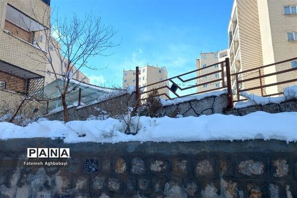 روز دل انگیز برفی درمنظریه شهرکرد