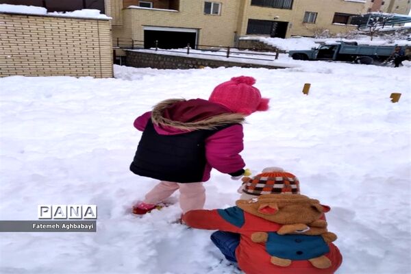 روز دل انگیز برفی درمنظریه شهرکرد