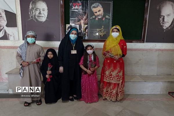 آیین تجلیل از پذیرفته شدگان کنکور سراسری 1400 دانش‌آموزان شهر بندرامام خمینی (ره)