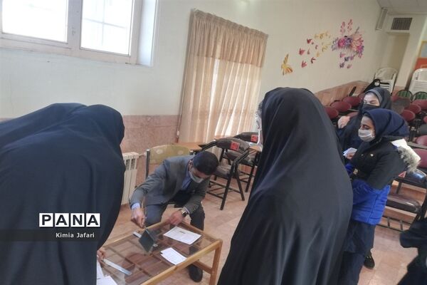 برگزاری انتخابات مجلس شورای دانش‌آموزی دختران شهرستان کاشمر