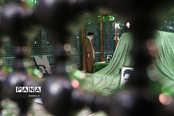 حضور در مرقد مطهر امام راحل و گلزار شهدای بهشت زهرا
