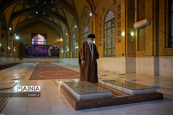 حضور در مرقد مطهر امام راحل و گلزار شهدای بهشت زهرا