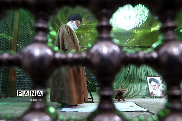 حضور در مرقد مطهر امام راحل و گلزار شهدای بهشت زهرا