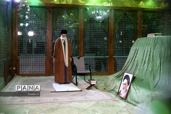 حضور در مرقد مطهر امام راحل و گلزار شهدای بهشت زهرا