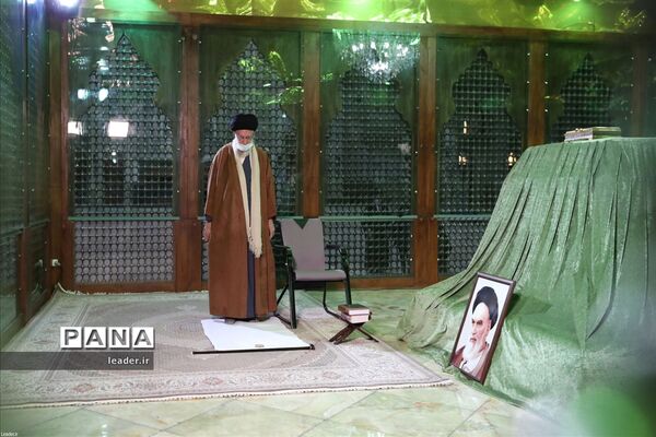 حضور در مرقد مطهر امام راحل و گلزار شهدای بهشت زهرا