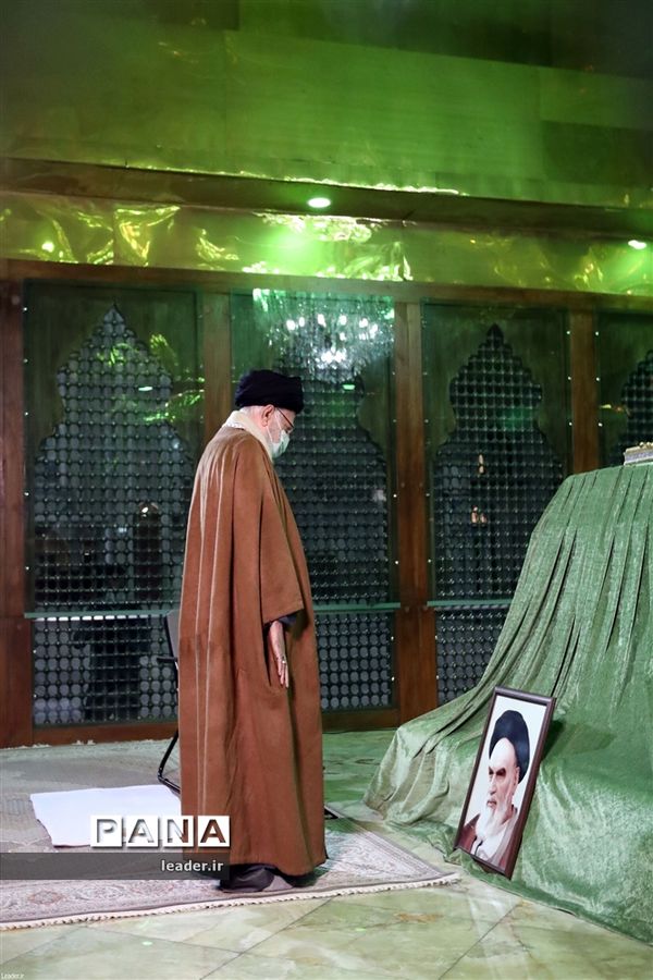 حضور در مرقد مطهر امام راحل و گلزار شهدای بهشت زهرا