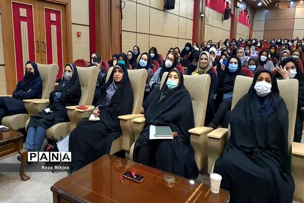 همایش انگیزشی معاونان آموزشی بهارستان