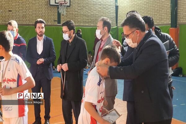 تقدیر از تیم‌های برتر فوتبال بهارستان یک
