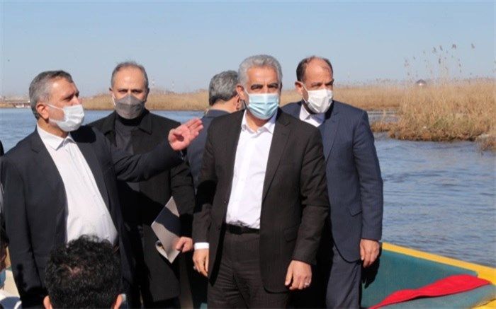 بازدید معاون اجرایی رئیس‌جمهوری از تالاب انزلی
