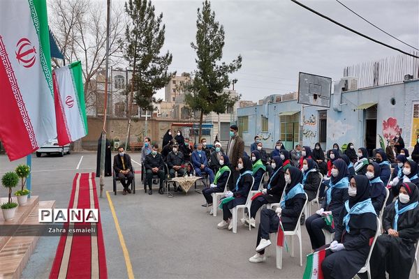 نواختن گلبانگ انقلاب اسلامی در شهرستان قرچک