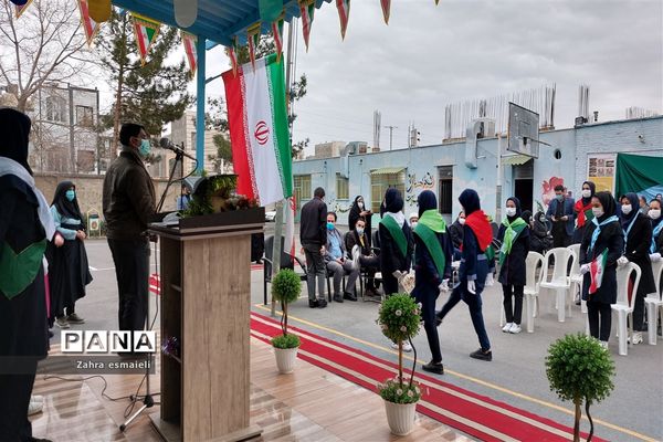 نواختن گلبانگ انقلاب اسلامی در شهرستان قرچک