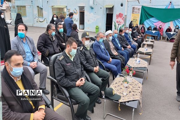 نواختن گلبانگ انقلاب اسلامی در شهرستان قرچک