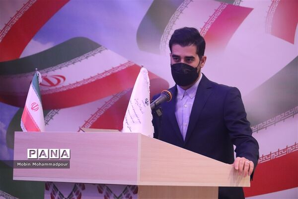 آغاز جشن‌های پیروزی انقلاب با نواخته شدن زنگ انقلاب در آذربایجان شرقی