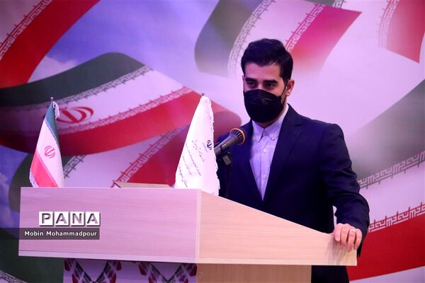 آغاز جشن‌های پیروزی انقلاب با نواخته شدن زنگ انقلاب در آذربایجان شرقی