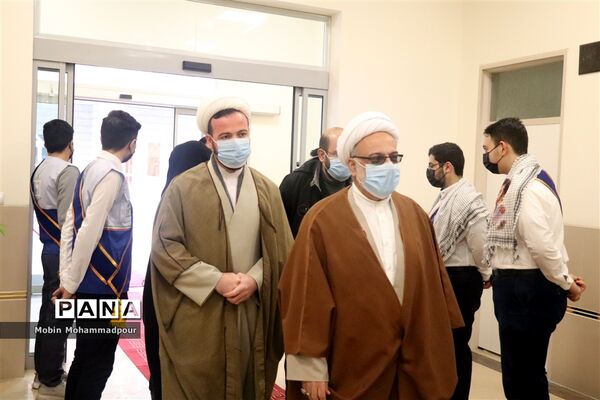 آغاز جشن‌های پیروزی انقلاب با نواخته شدن زنگ انقلاب در آذربایجان شرقی
