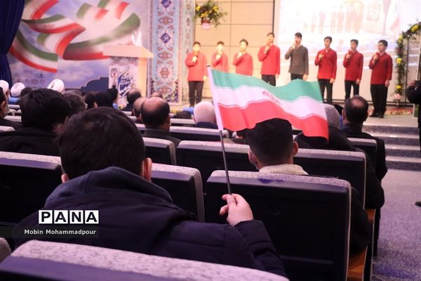 آغاز جشن‌های پیروزی انقلاب با نواخته شدن زنگ انقلاب در آذربایجان شرقی