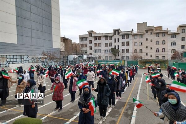 آیین نمادین زنگ انقلاب درمدرسه تربیت آموزش و پرورش منطقه 4
