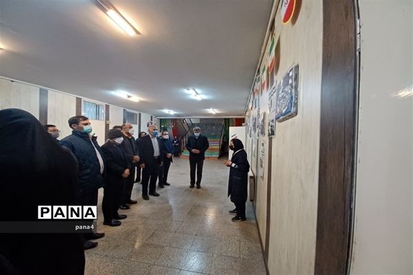 آیین نمادین زنگ انقلاب درمدرسه تربیت آموزش و پرورش منطقه 4