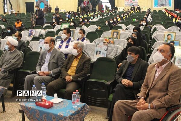 طنین زنگ انقلاب همزمان با سراسر کشور در مدارس فارس