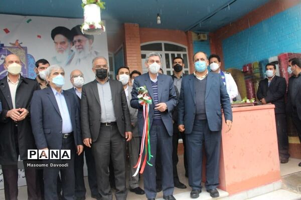 طنین زنگ انقلاب همزمان با سراسر کشور در مدارس فارس