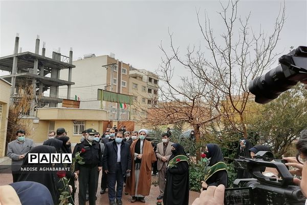 نواخته شدن زنگ گلبانگ انقلاب در استان اصفهان