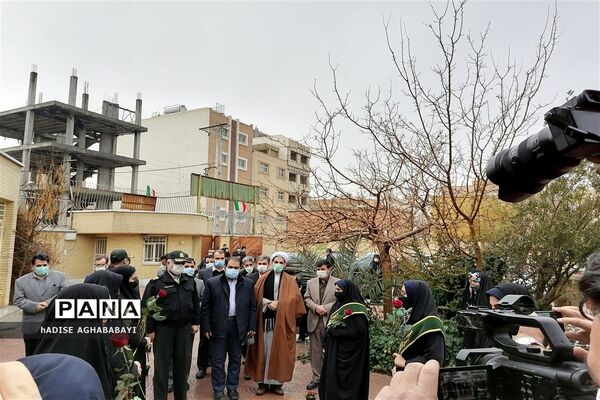 نواخته شدن زنگ گلبانگ انقلاب در استان اصفهان